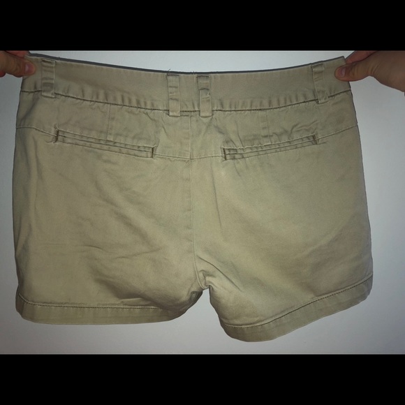 Women’s JC Penny Khaki Shorts - Picture 2 of 3